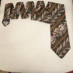 Sazzari green tie with white floral handmade in Italy 100% silk
